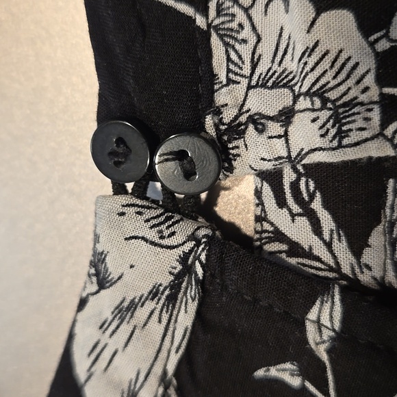 Suzanne Betro shirt - Picture 6 of 6